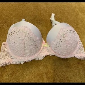 Victoria’s Secret 32 C